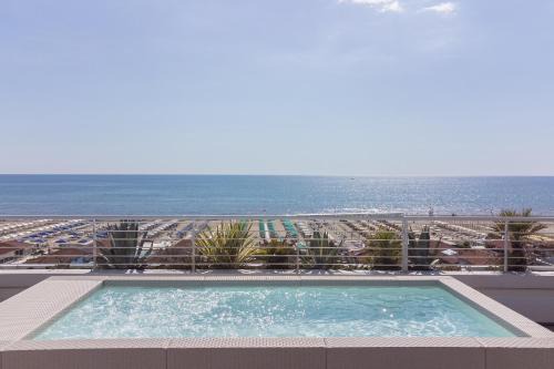 Lido di Camaiore Apartment | Golden Luxe - Panoramic Penthouse Rooftop whit Pool