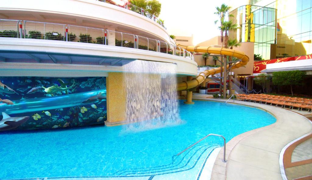 Downtown Las Vegas Resort | Golden Nugget Hotel & Casino Las Vegas