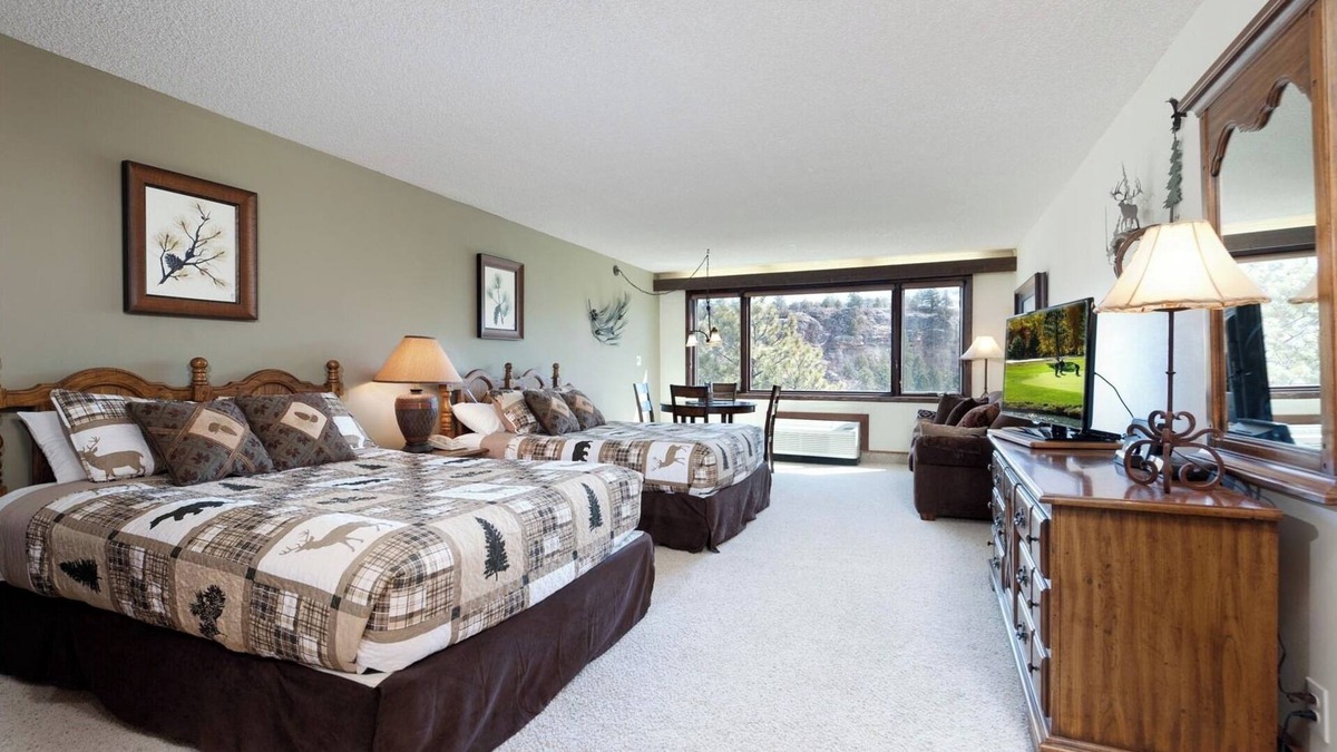 Purgatory Cabin | Golden Nugget Nest (#306) |10 min to Ski - Pool/Hot Tub/Fitness/Golf - A/C