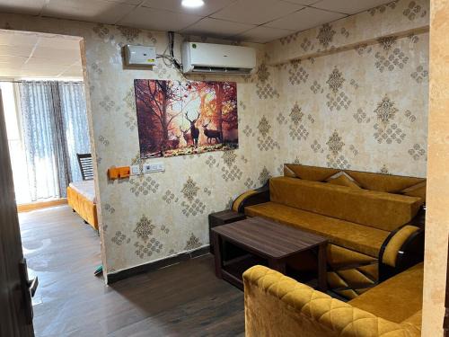 Zirakpur Apartment | Golden Punjabi House
