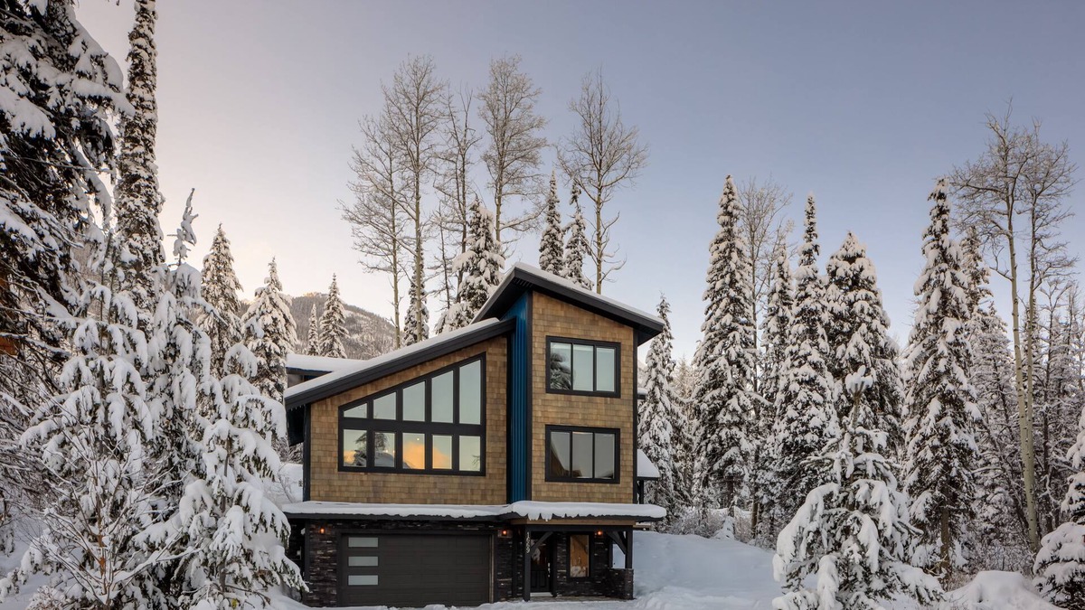 Golden House | Golden's Blue Heron, a brand new house located on Kicking Horse Mountain Resort
