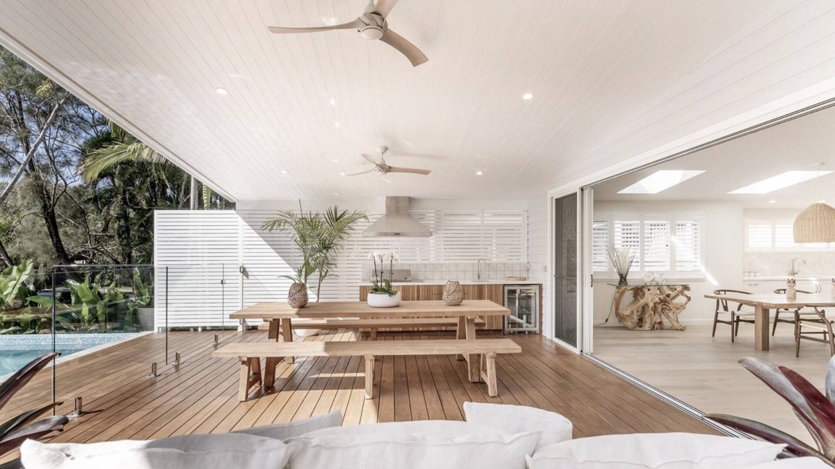 Ocean Shores House | Golden Summer Beach House - Beachside with Pool