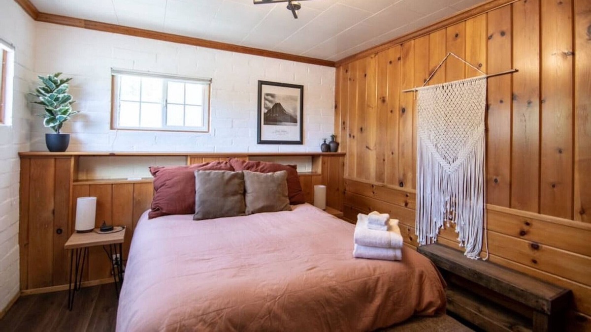 June Lake House | Golden Trout Two-Bedroom Suite (Unit 5) at Lake Front Cabins