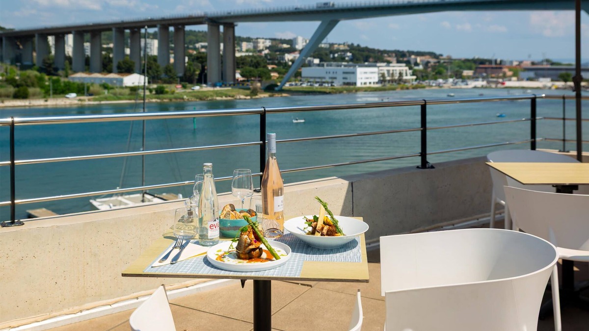 Martigues Hotel | Golden Tulip Martigues Provence