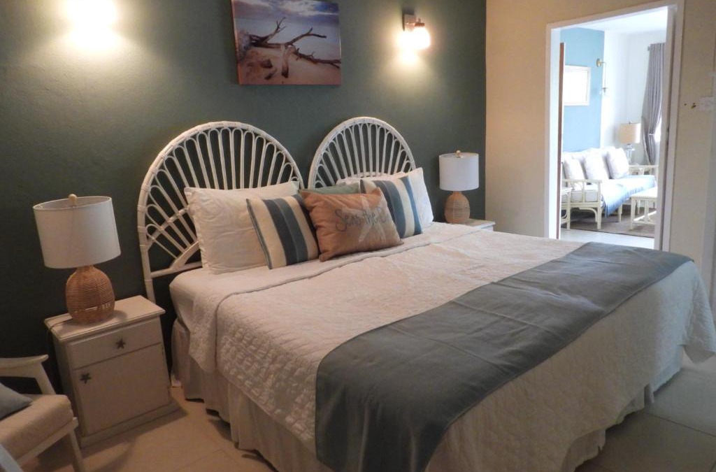 Sunset Crest Apartment | Golden View Apartment
