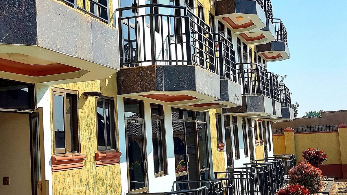 Ibanda Hotel | Golden View Hotel Ibanda