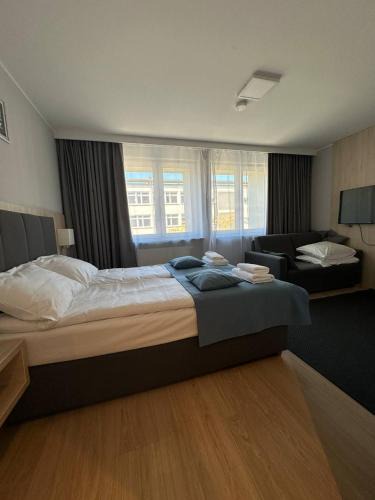 Wegrzce Villa | Golden Villa - Stylish Wegrzce Villa