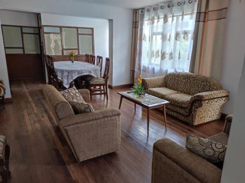 Cochabamba Apartment | Goldenball