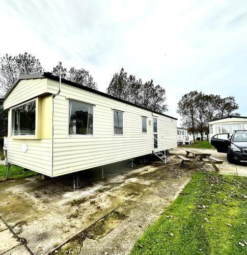 Withernsea Resort | Goldflinch - 3 bedroom (8 birth) caravan Sand Le Mere