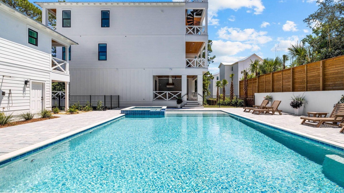 Dune Allen Beach Villa | Golf Cart+10 Bikes! 5-Min Walk to Beach! Pool+Spa (Heatable) 8 Bed+Carriage Home