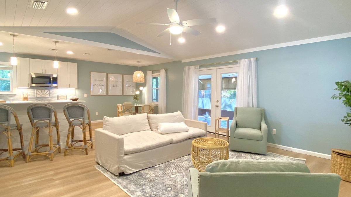 Fernandina Beach Cottage | Golf Cart, Sun, Sand, & Island life Beach Retreat!n