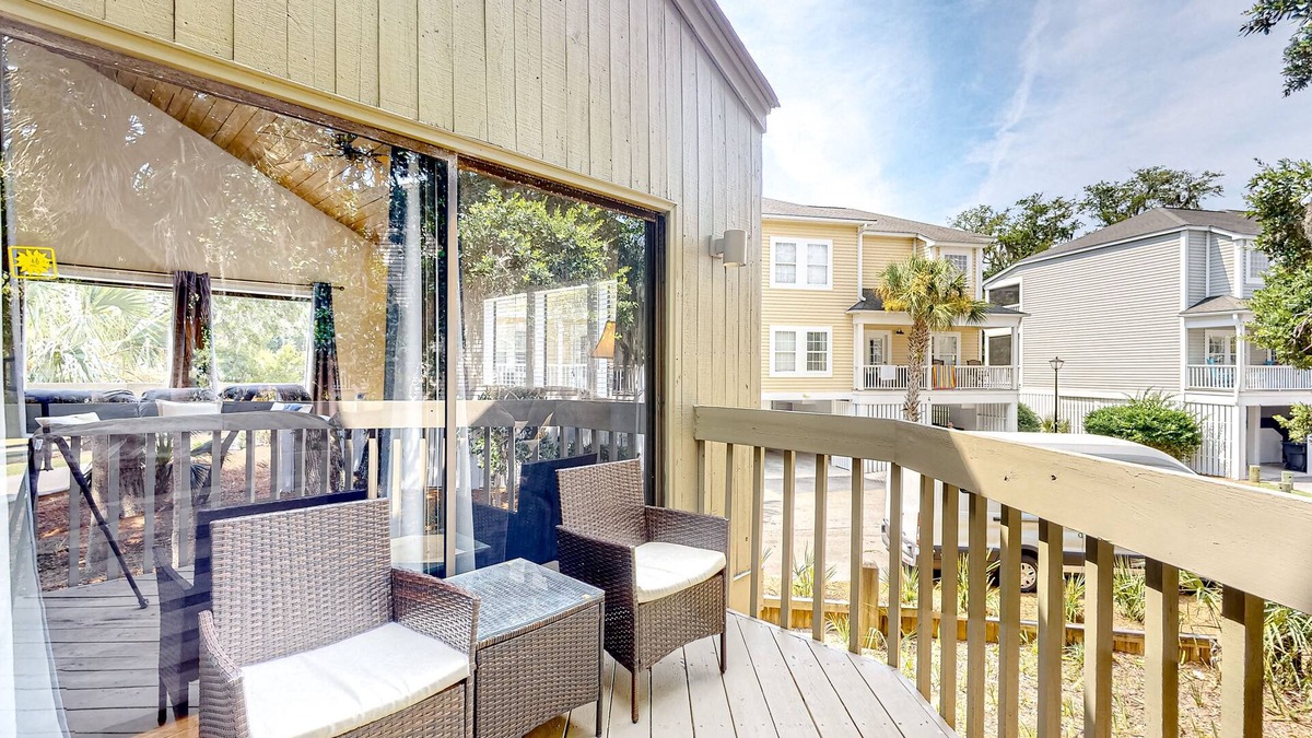Ocean Ridge Cottage | Golf course-front beach home with full kitchen - close to the beach