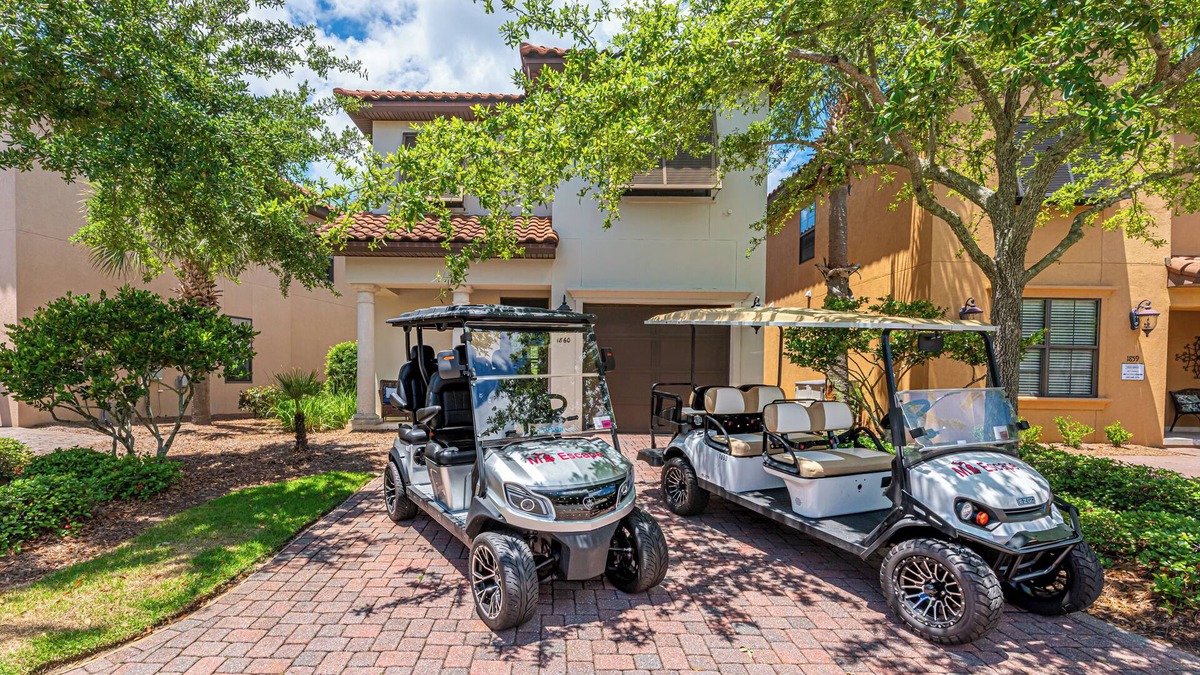 Villa Lago House | Golf Course View Beach House with 2 Golf Carts