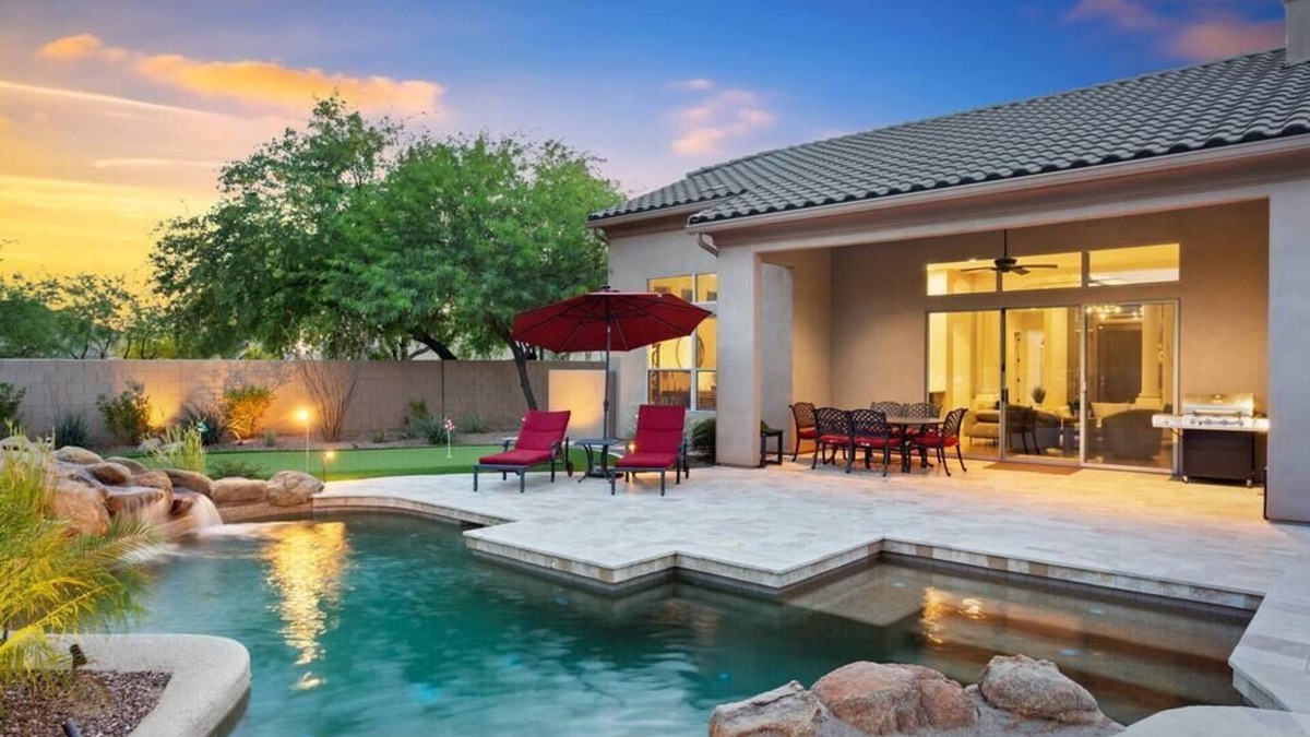 Desert Ridge House | Golf Course Villa! Saltwater Pool & Putting Green
