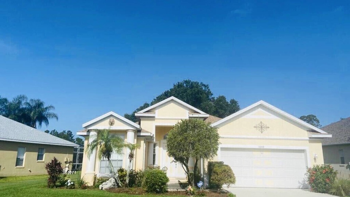 Ridgewood Lakes Villa | Golf course villa sleeps up to 6 ! With south facing pool.