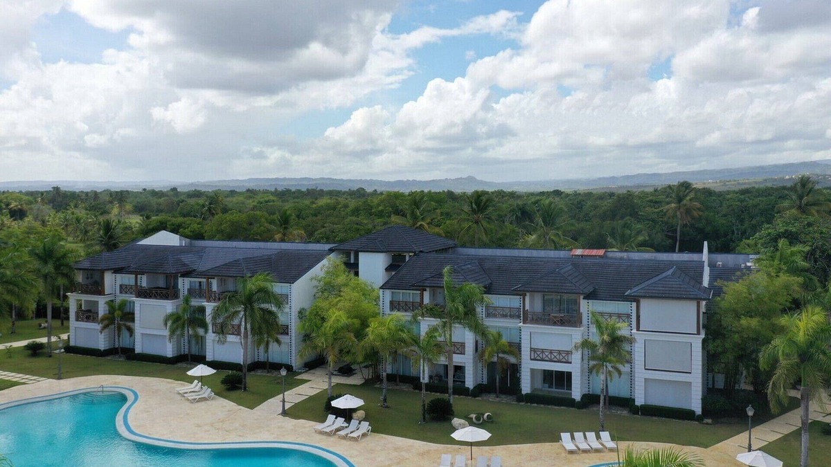 Puerto Plata Apartment | Golf, gym, tennis & pool—right on a tropical beach!