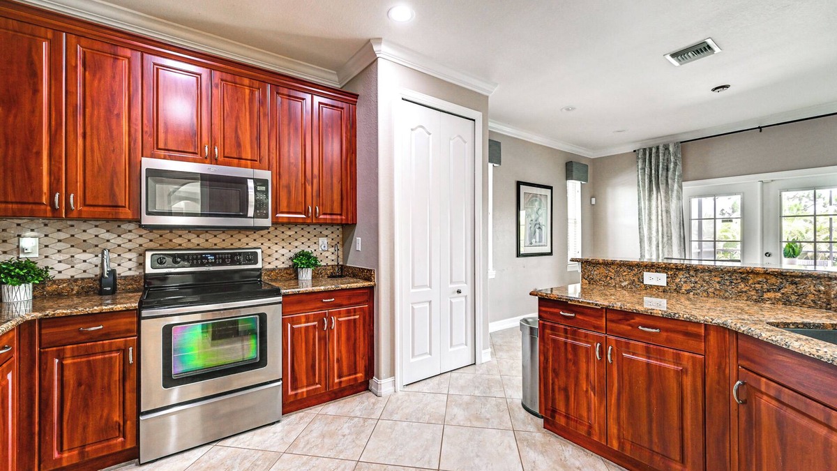 Eisenhower House | Golf & Hike: Lehigh Acres Home w/Pool & Lanai