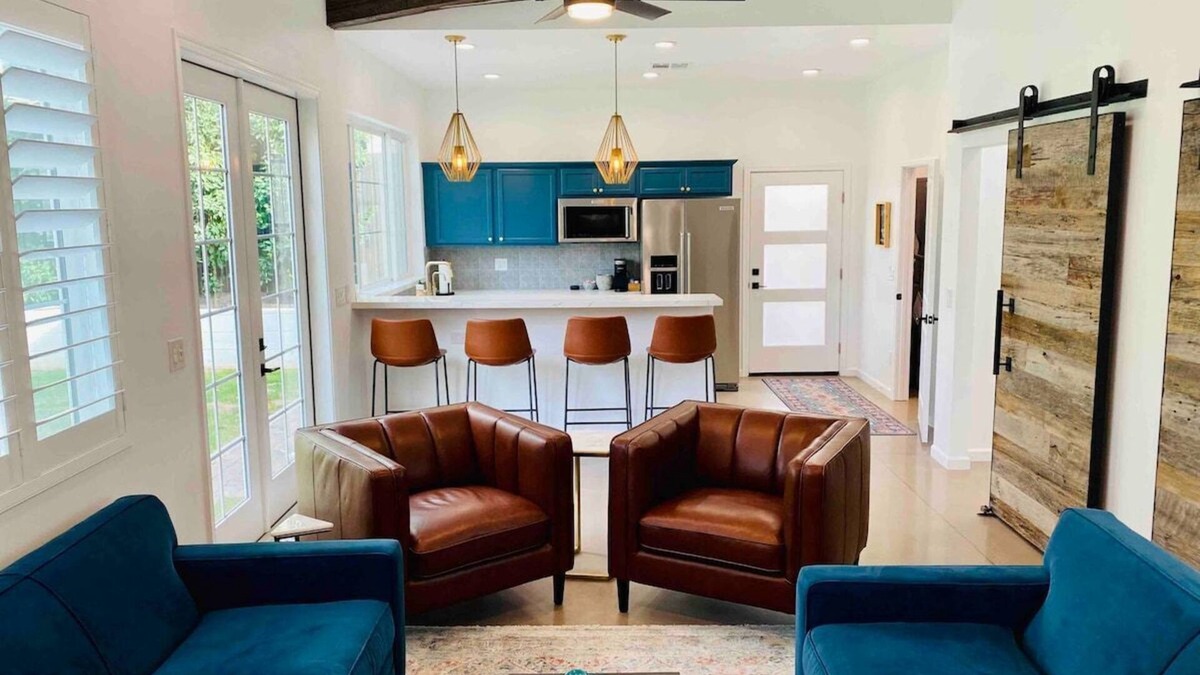 Camelback East House | Golf Hiking Don't miss out BOOK NOW