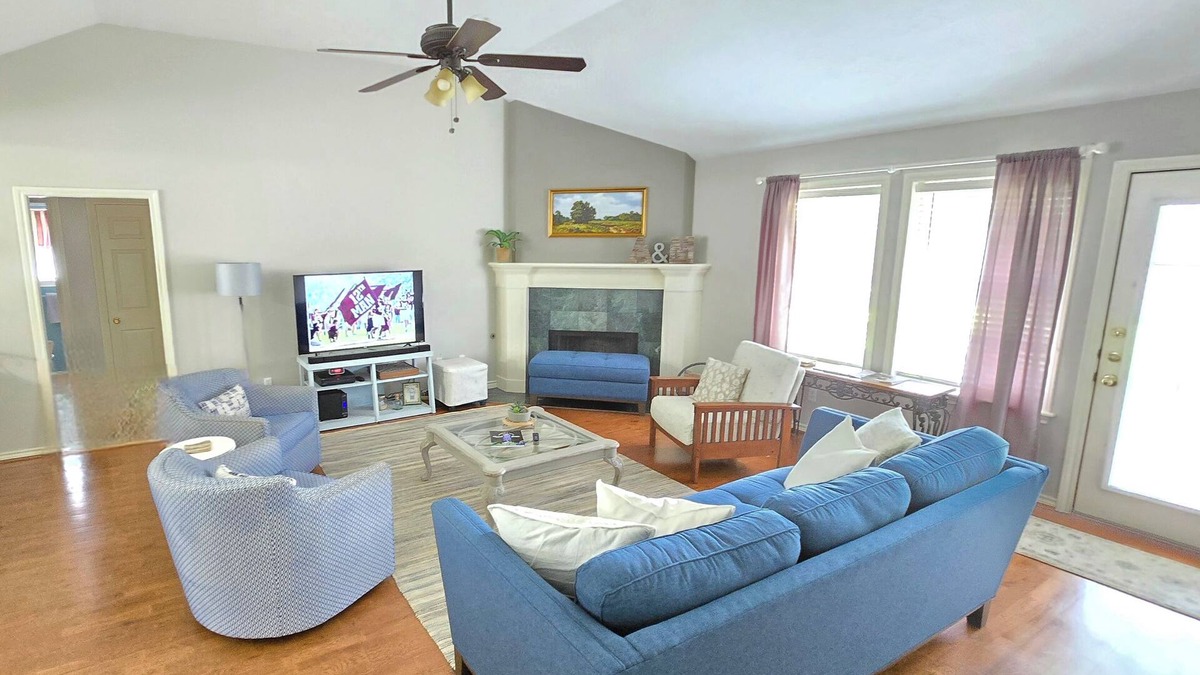 Timber Ridge House | Golf, Kyle Field, Sorority Row, Restrnts/Retail; 1.5 mile to campus; GUEST FAV