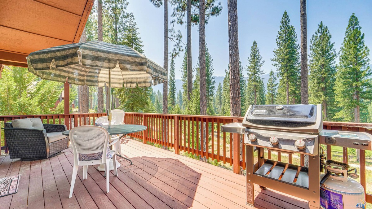 Whitehawk House | Golf & Mountain Views - Retreat in Clio