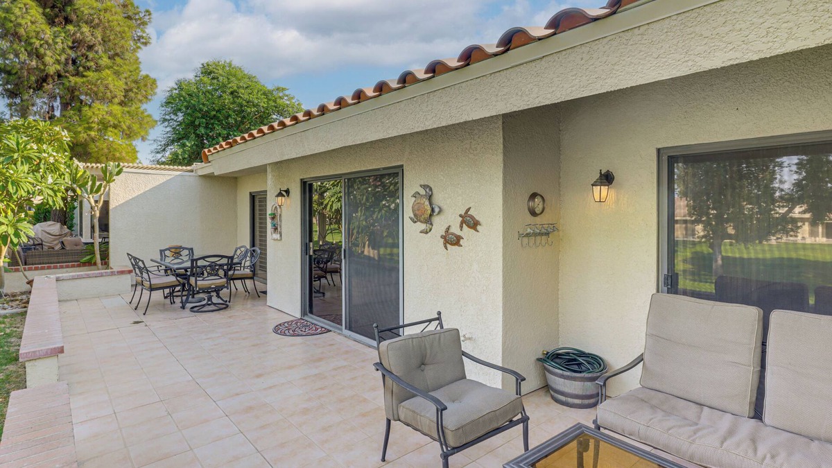 Palm Desert Condo | Golf & Swim: Country Club Condo in Palm Desert