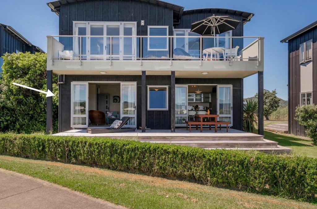 Matarangi House | Golfer's Paradise - Matarangi Holiday Home