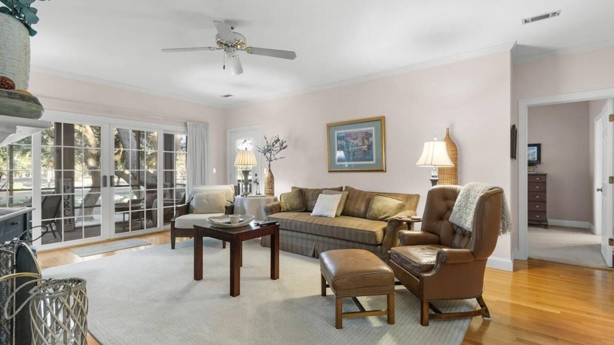 Pawleys Island Villa | Golfers Escape 2 Bedroom 2 and Half Baths
