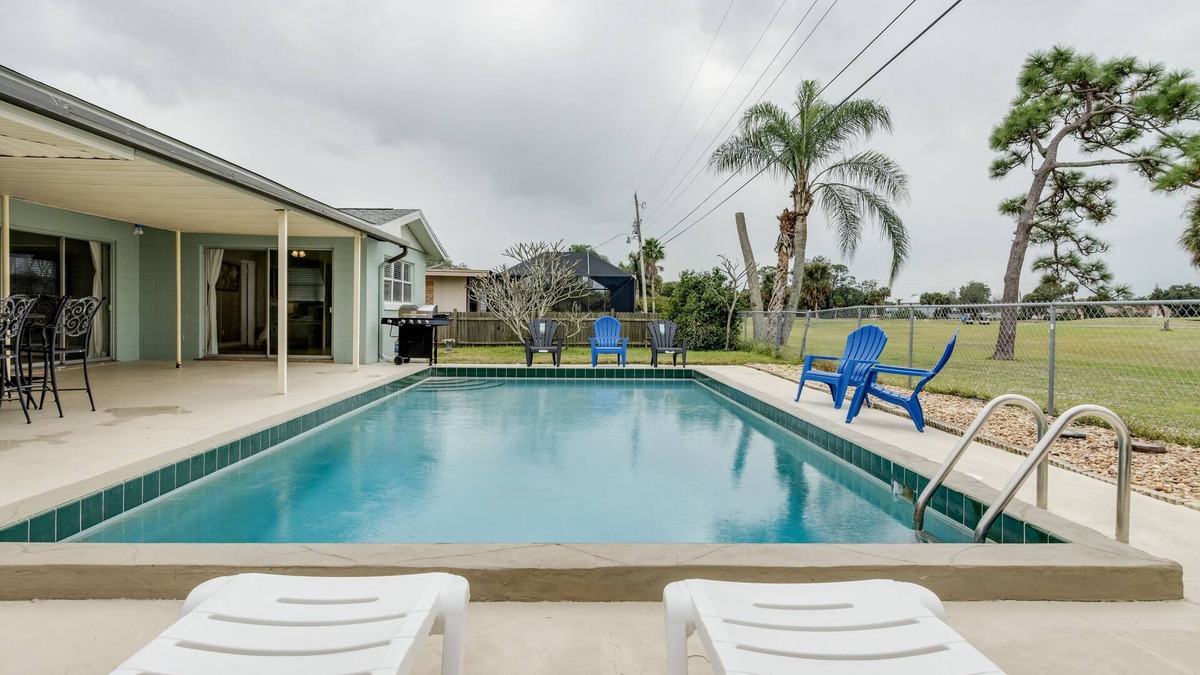 Melbourne House | GolfFront 4 Bed/3Bath Renovated Pool Home Sleeps14