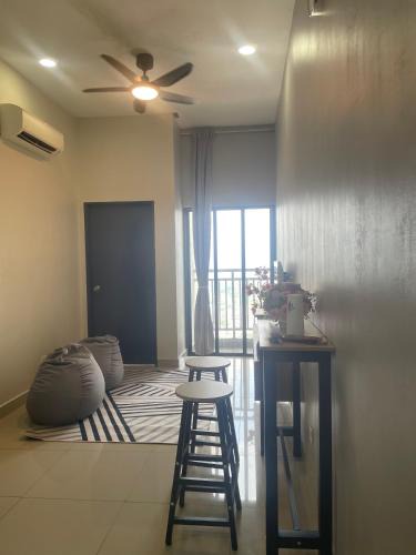 Batu Caves Apartment | Gombak, KL at Ayuman Suites with Netflix & panoramic view of Gombak & Batu Caves