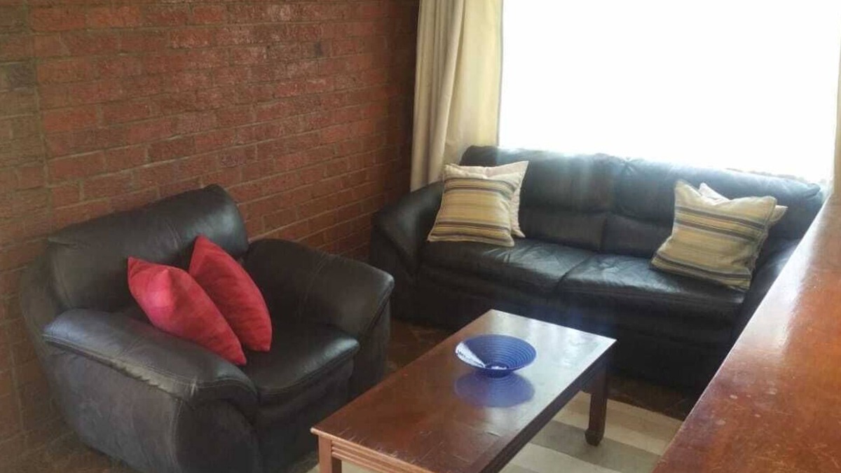 Harare East House | Gondo Hill Cottage Upmarket Borrowdale Tranquile, Mature Garden and Fresh Air.