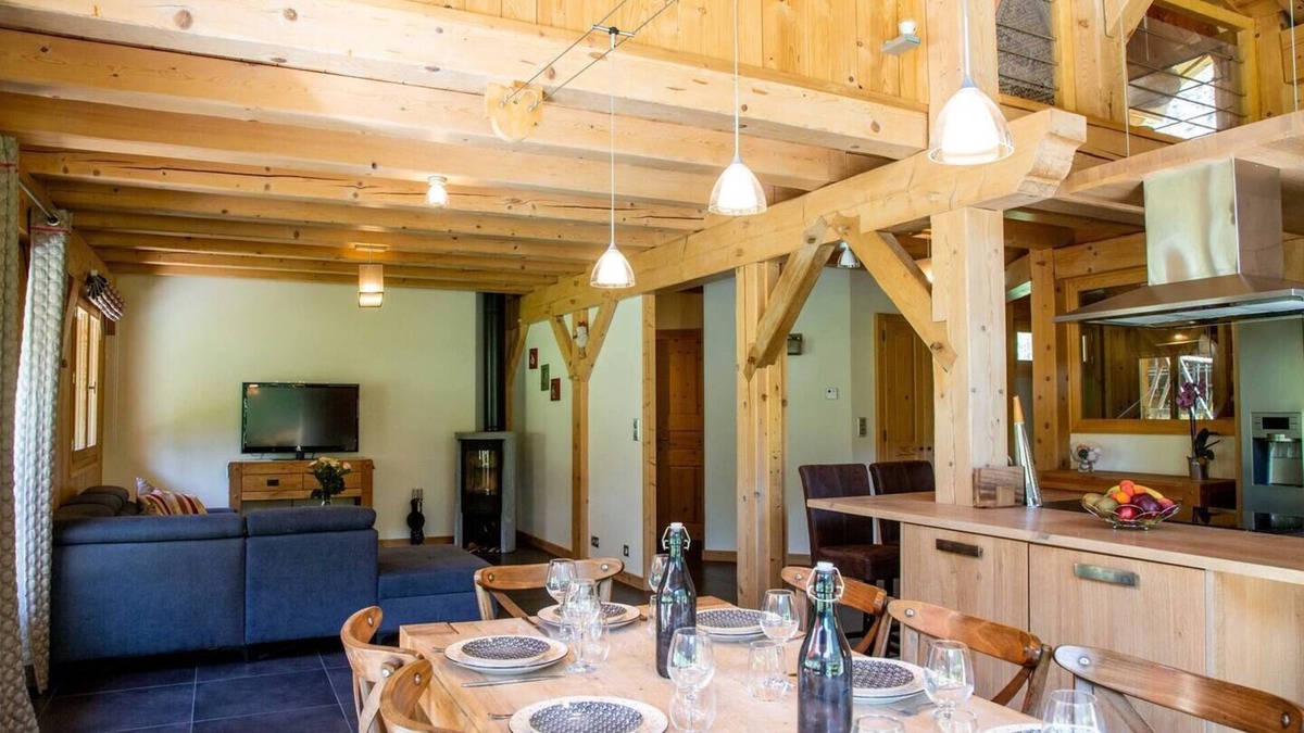 Les Prodains Ski Chalet | Gondola to Avoriaz 500m walk