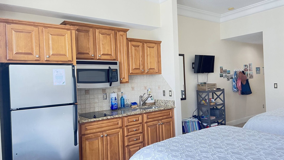 Ortona Park Resort | ~ Gone COASTAL ~ Modern ~ BEAUTIFUL ~ OCEAN VIEW Condo!