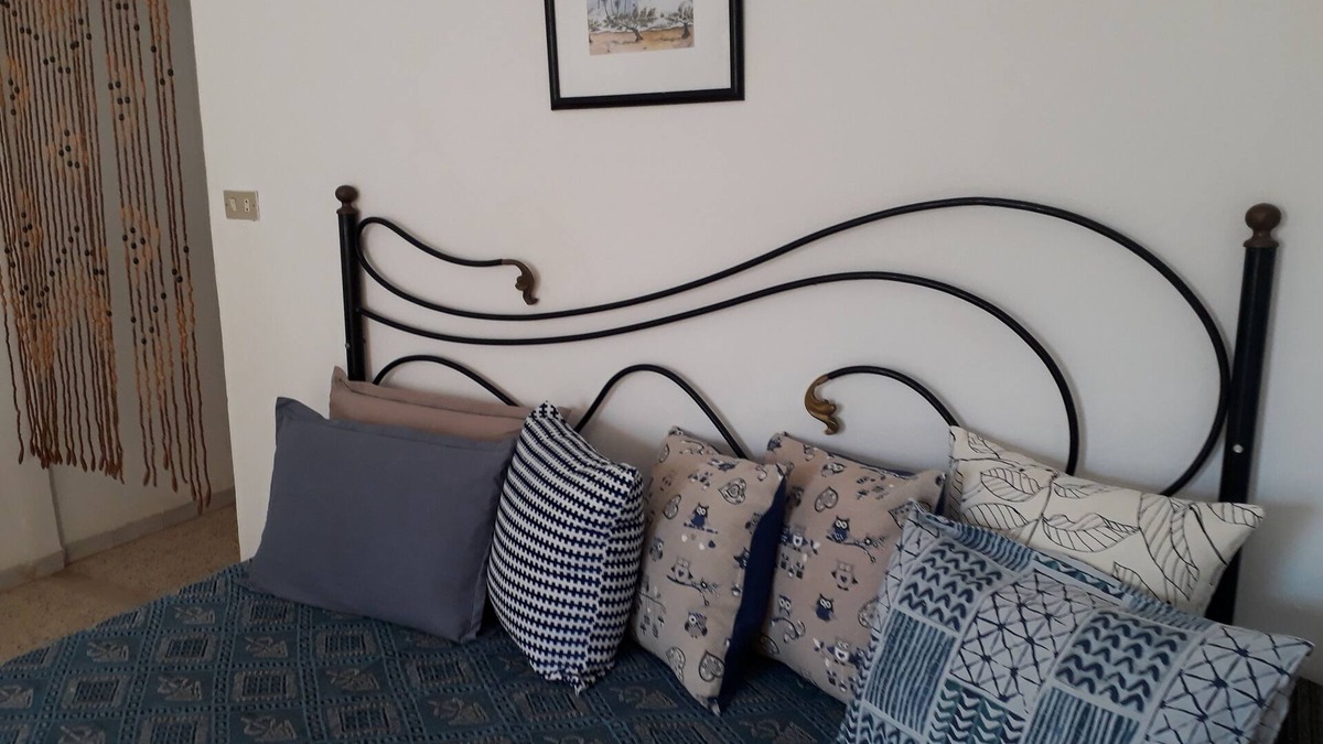 Hawmat al Badawiyin House | Good and cheap, which is our motto. Centrally located, but quiet.