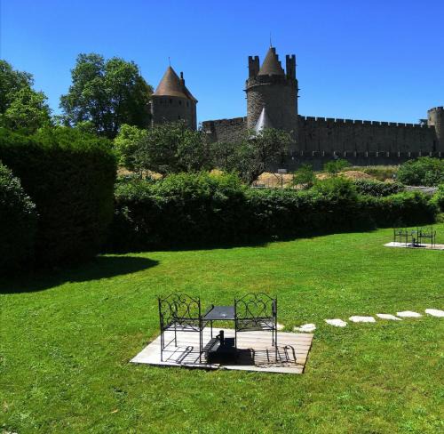 Carcassonne Hotel | GOOD KNIGHT