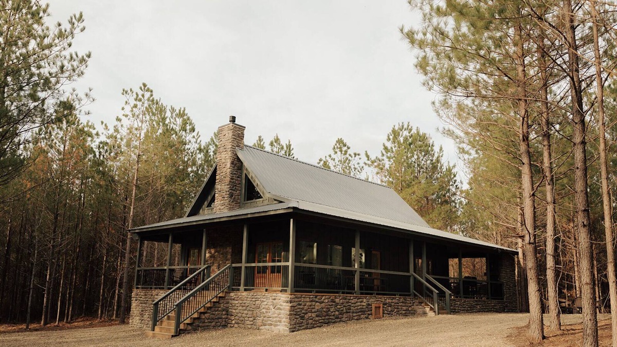 Pickens Cabin | Good Ol' Days - Secluded Chic Modern Cabin Perfect for Couple or Small Family