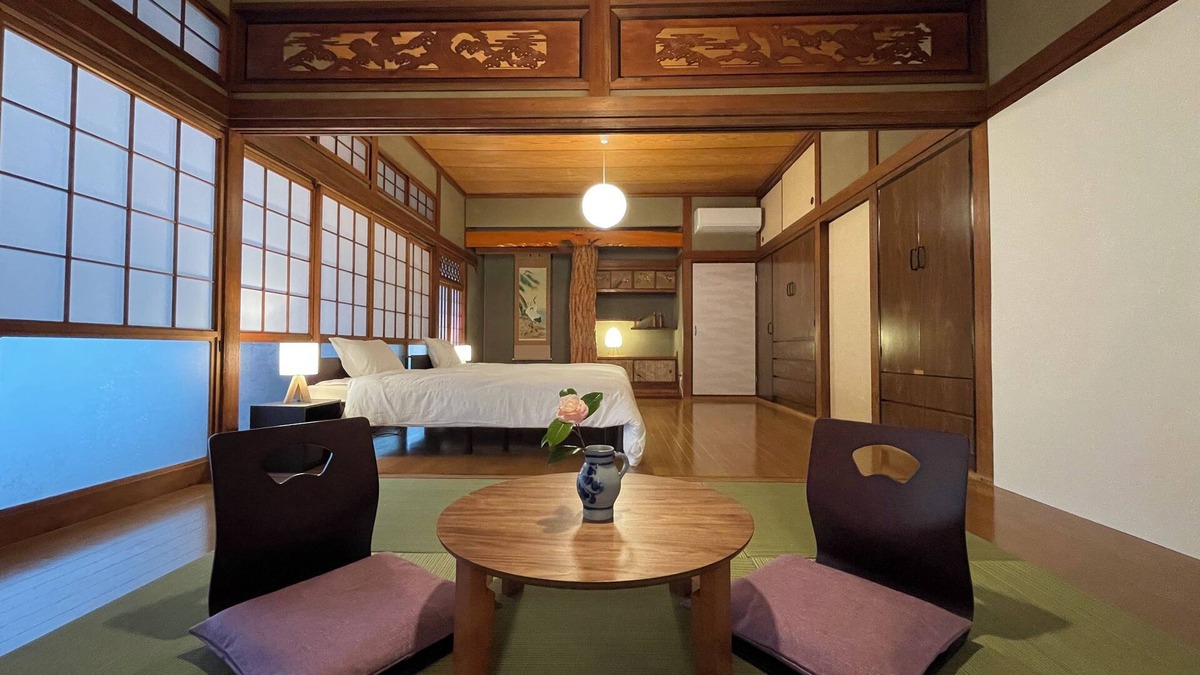 Miyazaki House | Good old comfortable Japanese house, completely private space, "Private lodging KUMANO" Easy access to Aoshima Shrine and the world's best surfing spots.
