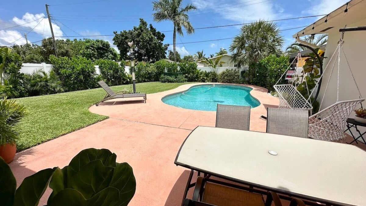 Melaleuca Gardens House | Good Vibes House with private pool