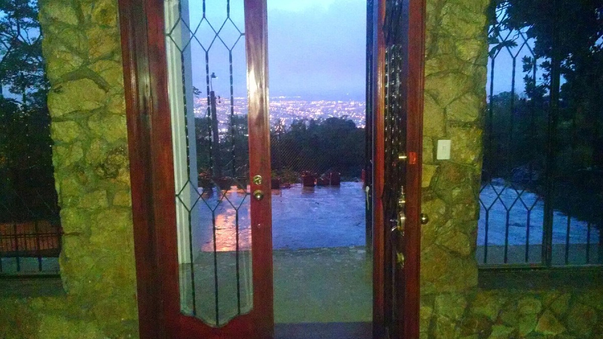 Cali Villa | GOOD VIEW SWIMMING POOL AND NATURE