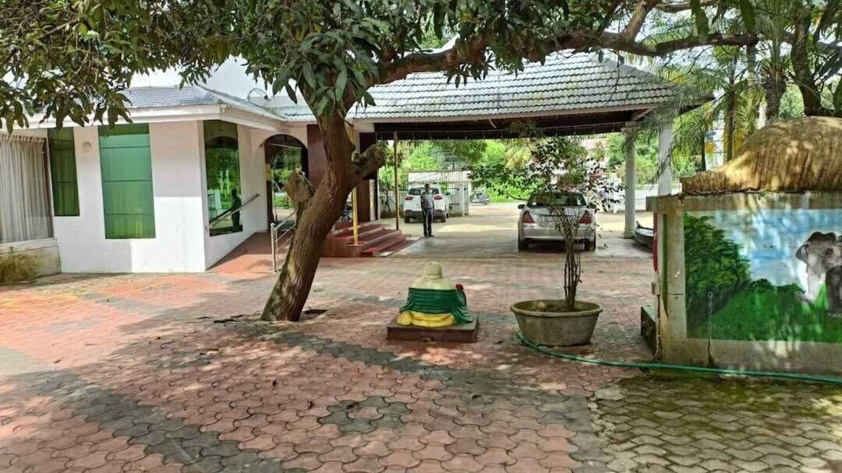 North Paravur Hotel | GOPIKA REGENCY