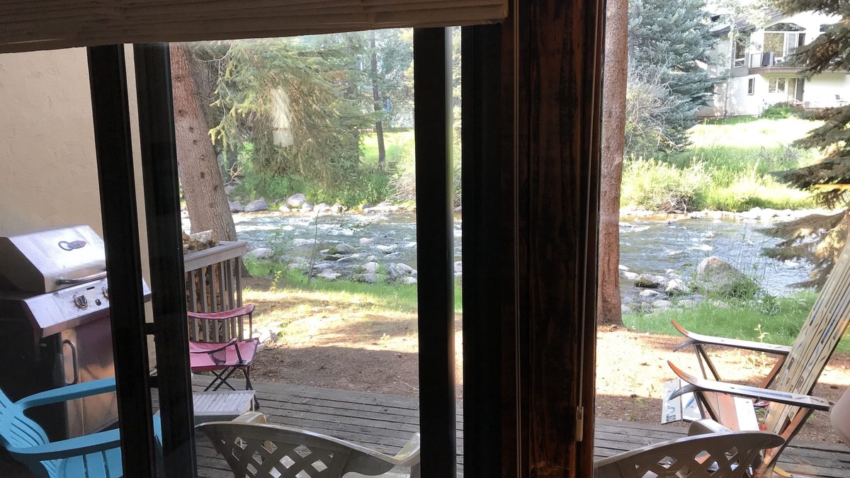 Vail House | Gore Creek just off the back deck, Free Bus, Wi-Fi, Hot Tub, Summer Pool