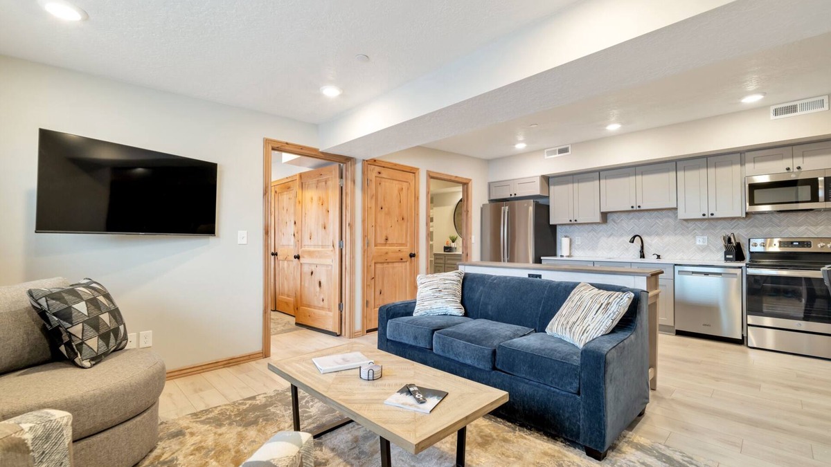 Morgan Apartment | Gorgeous 2 BDRM - Central to Ski Resorts and Outdoor Recreation