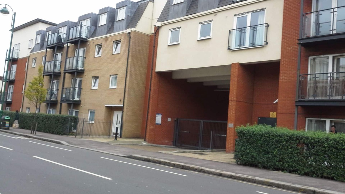 Leytonstone Apartment | GORGEOUS 2 BEDROOM APARTMENT,SLEEPS 6