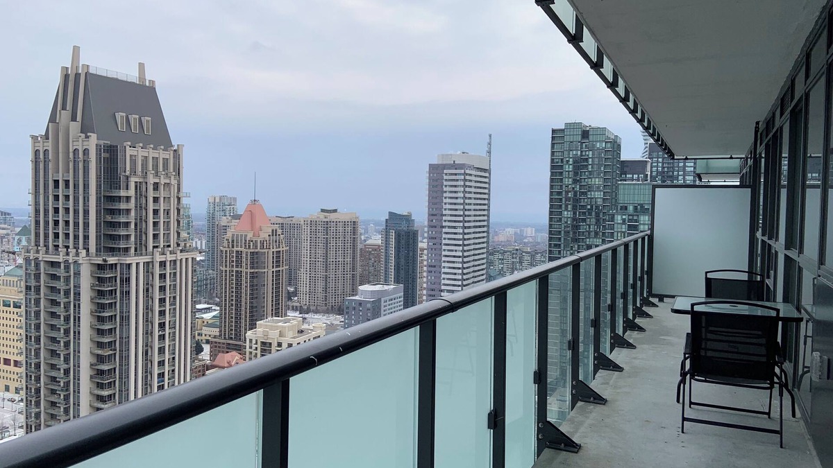 Downtown Mississauga Apartment | Gorgeous 2 BR, 2Bath in heart of Mississauga (square one area