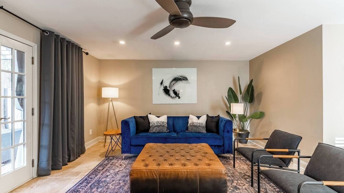 Ward Parkway House | Gorgeous 3 Bed Ward Pkwy Home 25