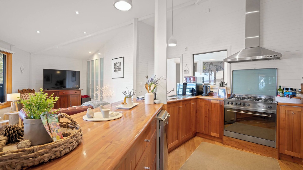 Birchs Bay House | Gorgeous 3 Bedroom House - Birchs Bay