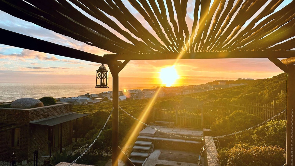Yzerfontein House | Gorgeous 3-bedroom house with Pool and stunning views in Yzerfontein