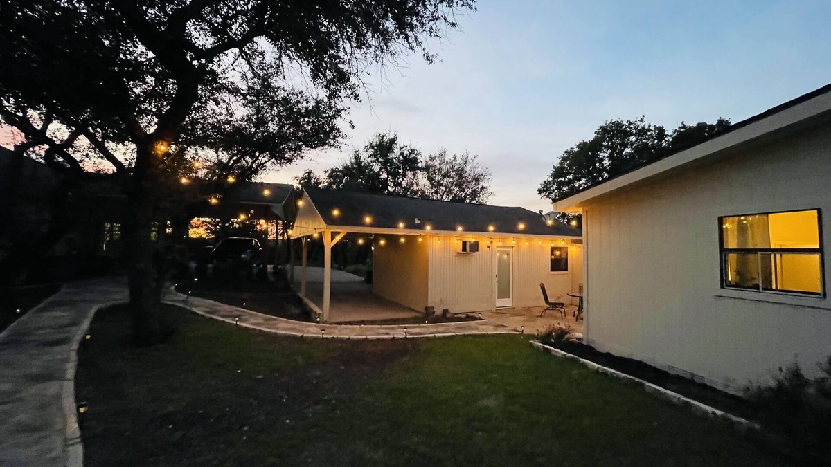 Austin Cottage | Gorgeous 3 cottage cluster, private homes with shared courtyard