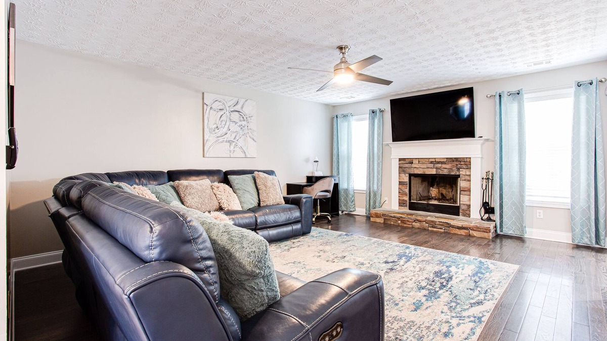 Conyers House | Gorgeous 4 Bedroom Home