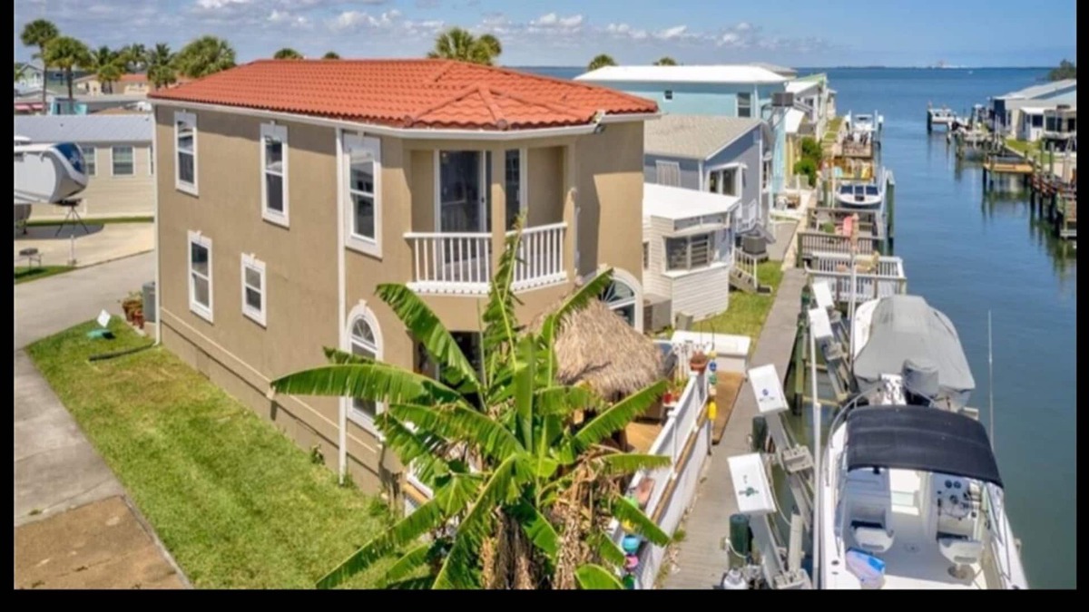 Nettles Island House | Gorgeous 4 Bedroom Waterfront Home/