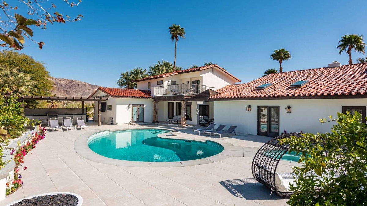 Palm Desert House | Gorgeous 6 Bed Desert Estate with Huge Pool, Game Room & Beautiful Desert Views